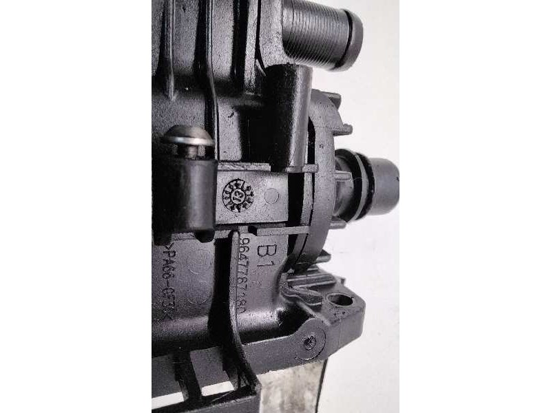 Recambio de caja termostato para ford focus berlina (cap) trend referencia OEM IAM 9647767180  