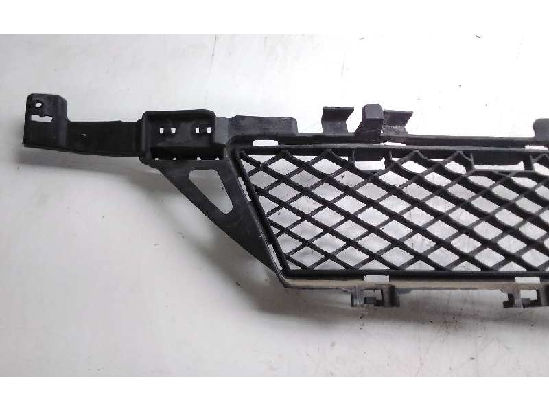 Recambio de rejilla paragolpes delantero para mercedes clase clk (w207) coupe 250 cdi blueefficiency (207.303) referencia OEM IA