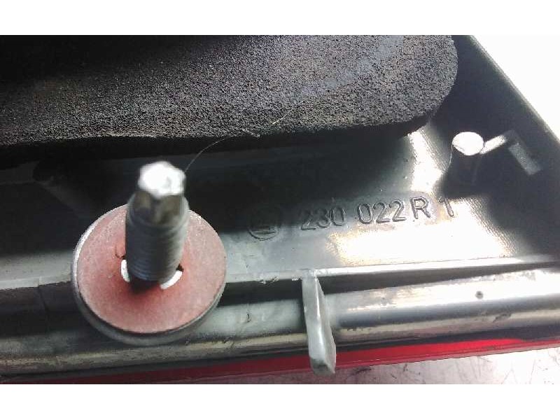 Recambio de piloto trasero derecho para bmw serie 3 berlina (e46) 320d referencia OEM IAM 220022R  