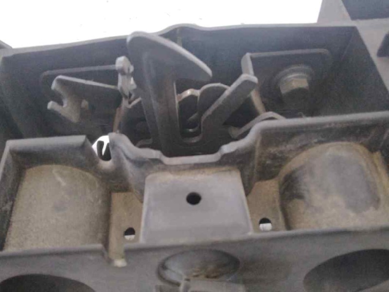 Recambio de panel frontal para renault clio iii authentique referencia OEM IAM 625003860R  