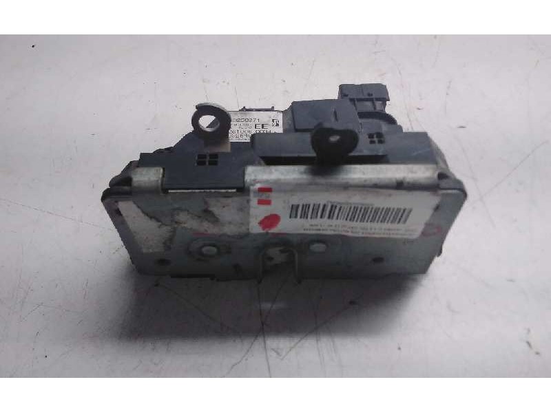 Recambio de cerradura puerta delantera derecha para opel corsa c 1.2 16v cat (z 12 xe / lw4) referencia OEM IAM 13258271  