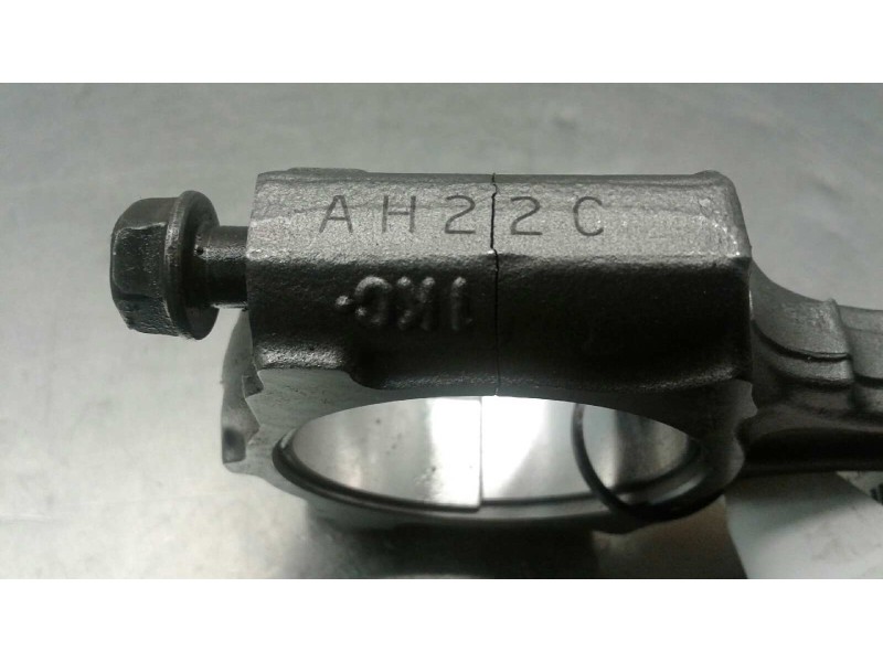 Recambio de biela para nissan juke (f15) 1.6 16v referencia OEM IAM AH22C  