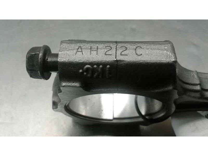 Recambio de biela para nissan juke (f15) 1.6 16v referencia OEM IAM AH22C  