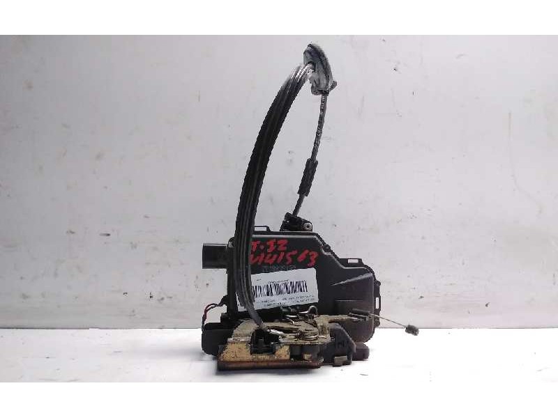 Recambio de cerradura puerta trasera izquierda para volkswagen passat berlina (3b2) comfortline referencia OEM IAM 3B4839015A  