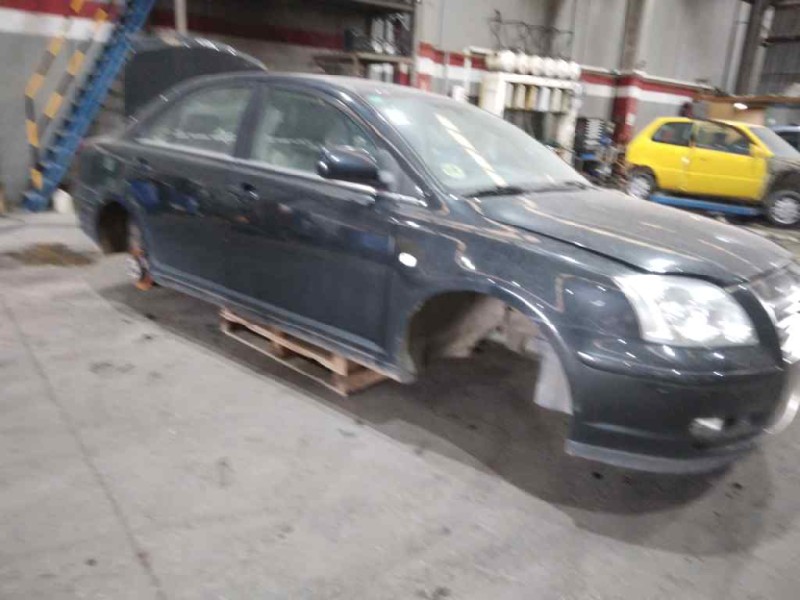 toyota avensis berlina (t25) del año 2006