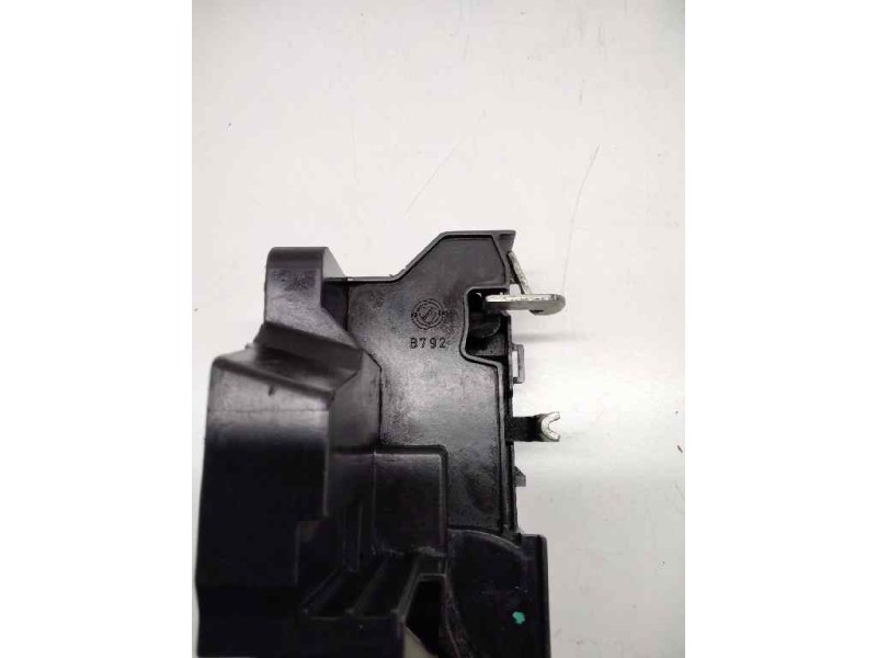 Recambio de cerradura puerta delantera izquierda para fiat doblo cargo (223) 1.9 jtd cat referencia OEM IAM B792  