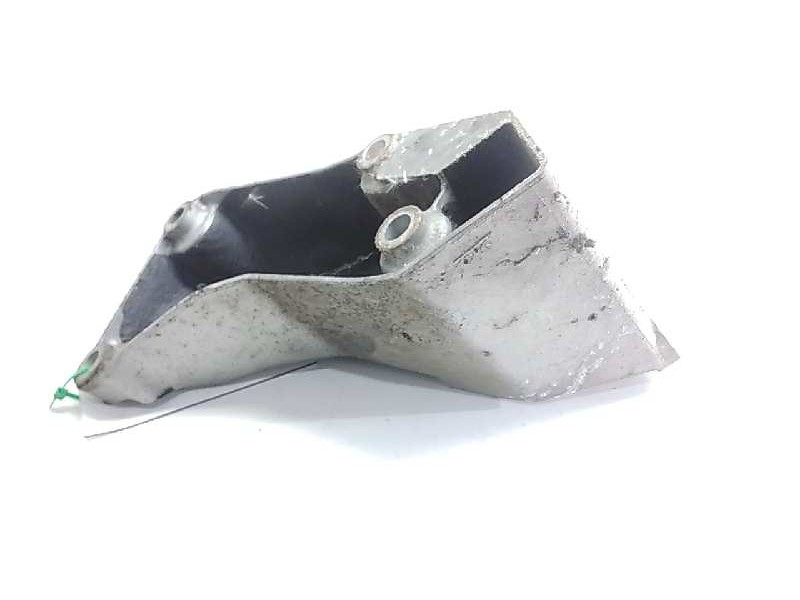 Recambio de soporte motor delantero para volkswagen passat berlina (3b3) edition referencia OEM IAM 8D0199807P  