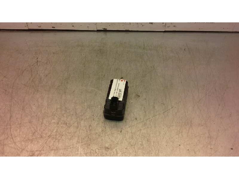 Recambio de mando elevalunas delantero izquierdo para opel vectra c berlina elegance referencia OEM IAM   