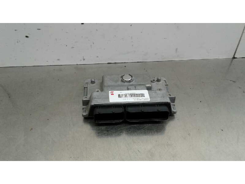 Recambio de centralita motor uce para skoda fabia combi active referencia OEM IAM 03E906019AE 5WA11018 