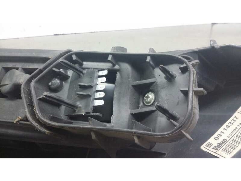 Recambio de piloto trasero derecho para opel corsa c sri referencia OEM IAM 09114337  