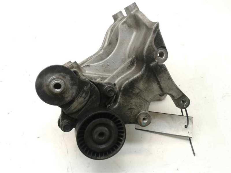 Recambio de soporte alternador para kia carens 2.0 crdi ex monovolumen referencia OEM IAM 2528127  