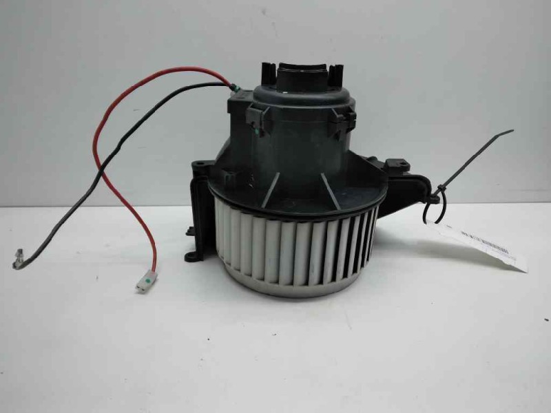 Recambio de motor calefaccion para opel astra gtc referencia OEM IAM 52421335  