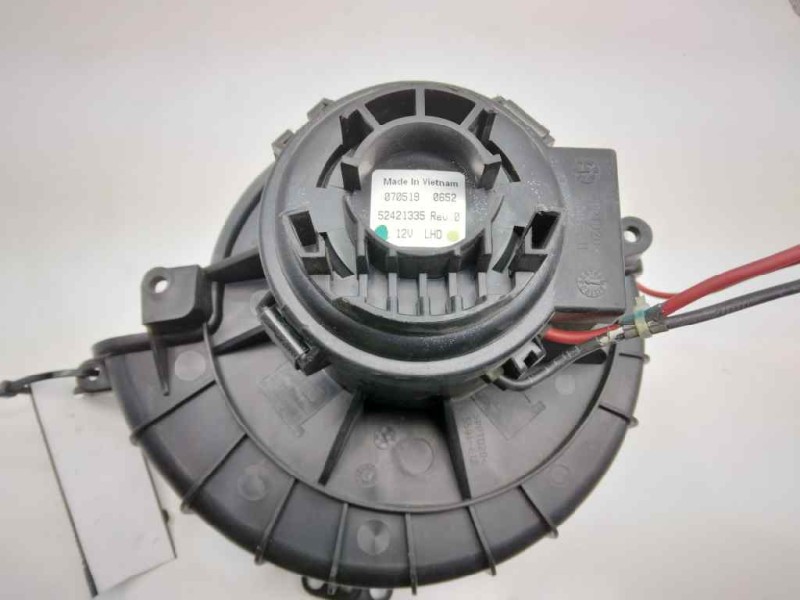 Recambio de motor calefaccion para opel astra gtc referencia OEM IAM 52421335  