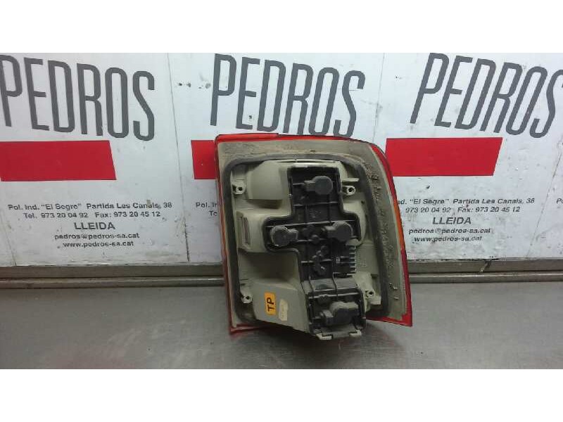 Recambio de piloto trasero izquierdo para opel vectra b berlina referencia OEM IAM   15305