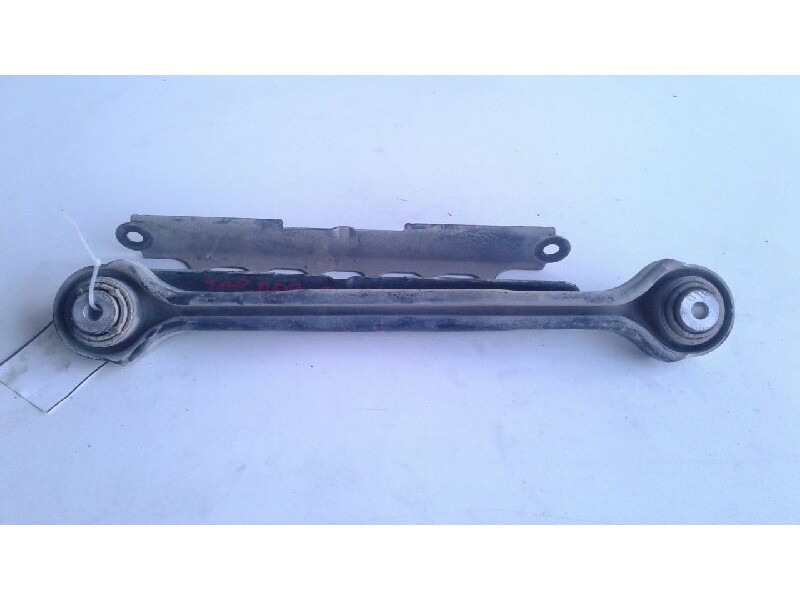 Recambio de brazo suspension inferior trasero derecho para bmw serie 1 berlina (e81/e87) 118d referencia OEM IAM 33326777980  