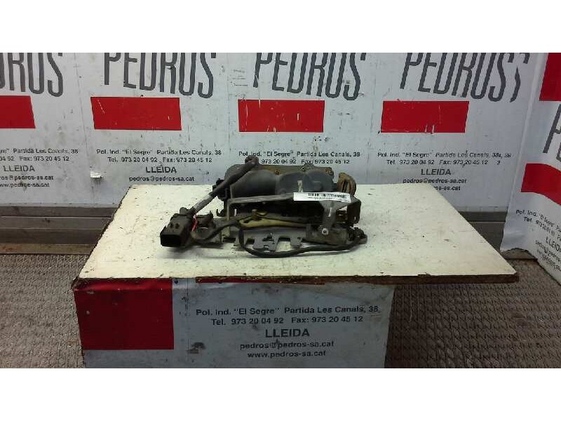 Recambio de cerradura puerta trasera izquierda para chrysler voyager (rg) 2.5 crd se grand voyager referencia OEM IAM 05019049AA