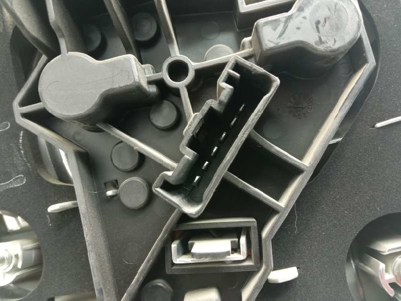 Recambio de piloto trasero derecho para bmw serie 1 berlina (e81/e87) 118d referencia OEM IAM   