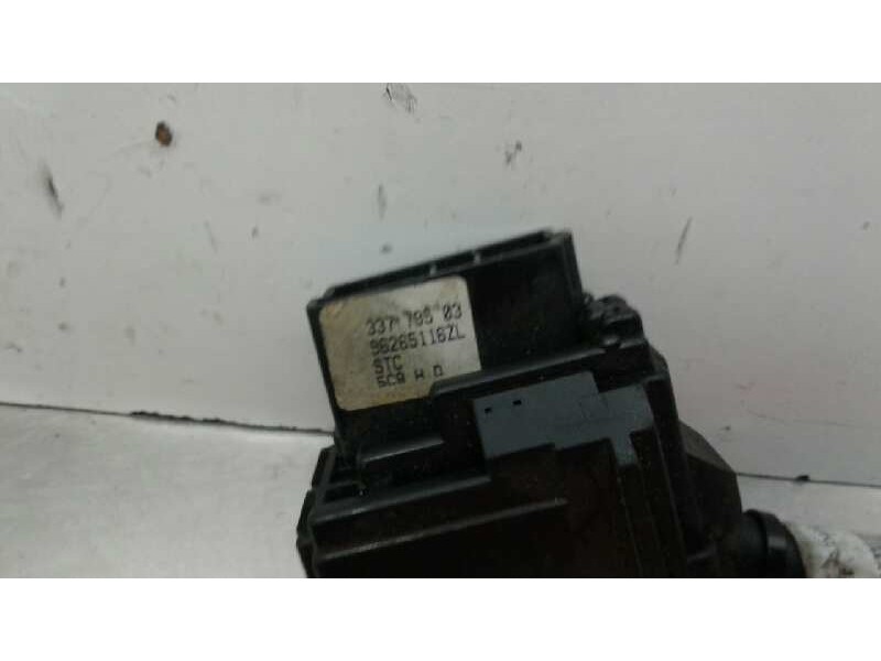 Recambio de mando limpia para peugeot 106 (s1) referencia OEM IAM 33779503 96265116ZL 16885