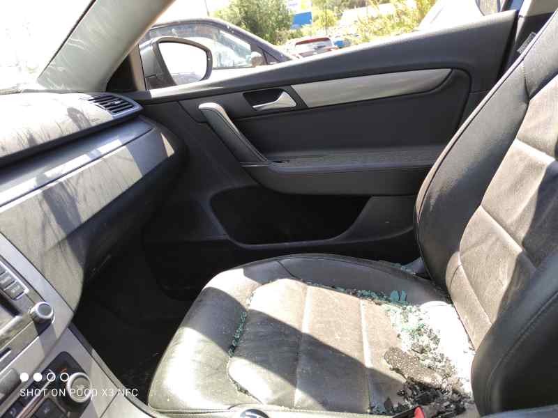 volkswagen passat variant (365) del año 2011