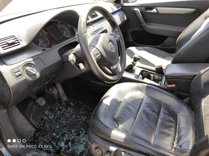 volkswagen passat variant (365) del año 2011