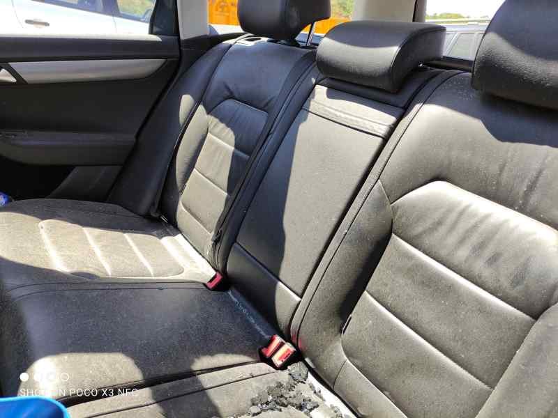 volkswagen passat variant (365) del año 2011