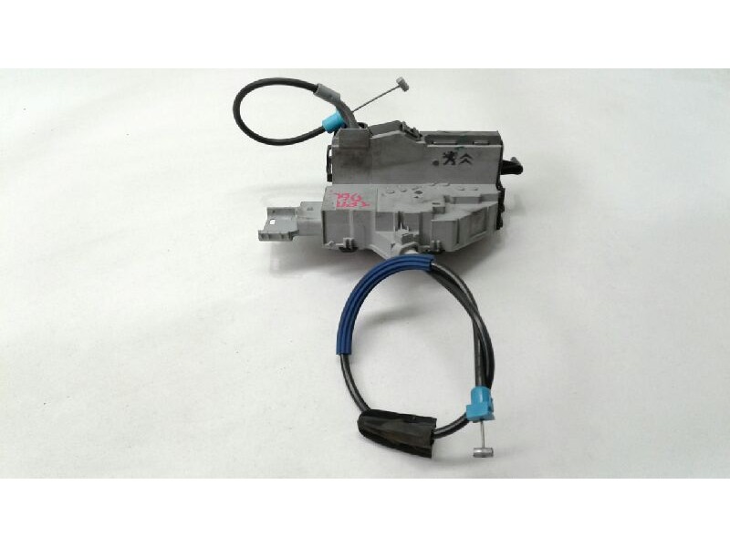 Recambio de cerradura puerta trasera derecha para citroen c4 berlina collection referencia OEM IAM 9138T5  
