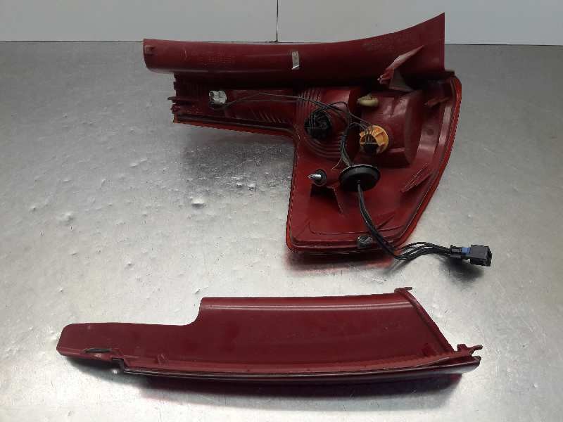 Recambio de piloto trasero derecho para citroen c4 berlina collection referencia OEM IAM 6351T8  