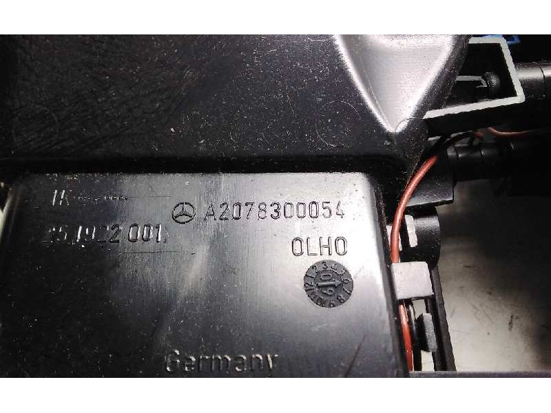 Recambio de aireador central para mercedes clase clk (w207) coupe 250 cdi blueefficiency (207.303) referencia OEM IAM A207830005