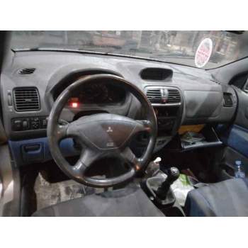 mitsubishi space star (dg0) del año 2001