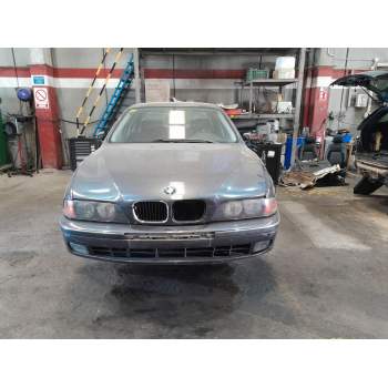 BMW 5 (E39) de desguace