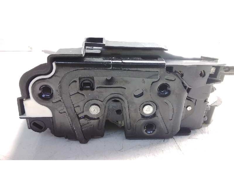 Recambio de cerradura puerta trasera derecha para skoda rapid active referencia OEM IAM 5E0839016A  