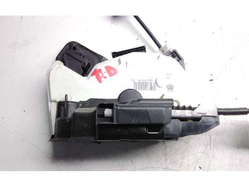 Recambio de cerradura puerta trasera derecha para skoda rapid active referencia OEM IAM 5E0839016A  