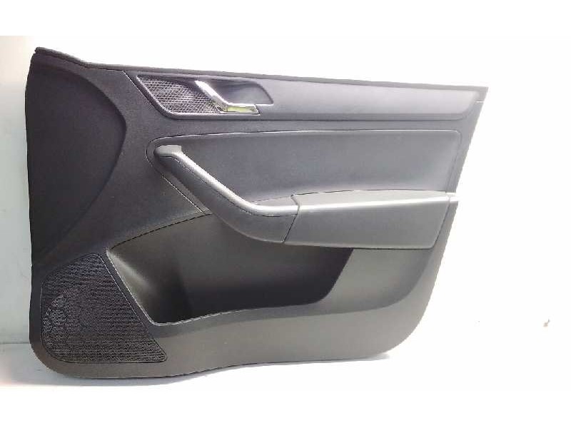 Recambio de guarnecido puerta delantera derecha para skoda rapid active referencia OEM IAM 5JB867014C  