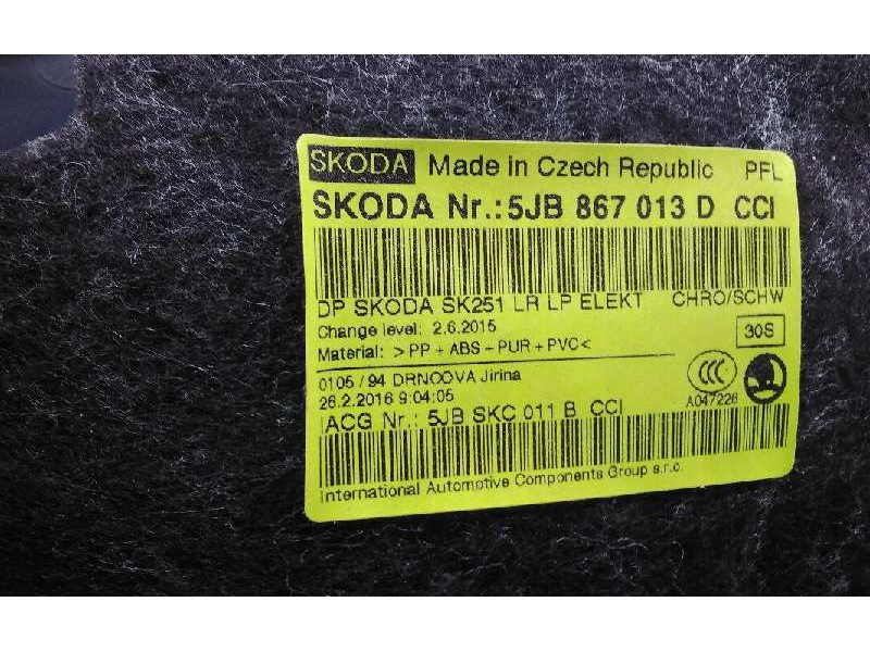 Recambio de guarnecido puerta delantera izquierda para skoda rapid active referencia OEM IAM 5JB867013D  