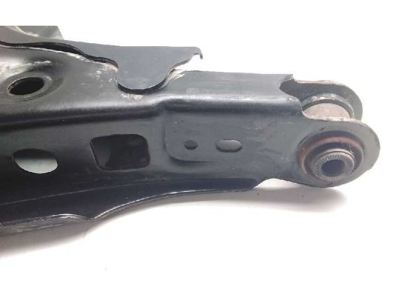 Recambio de brazo suspension inferior trasero derecho para toyota auris hybrid active referencia OEM IAM 4825805020  