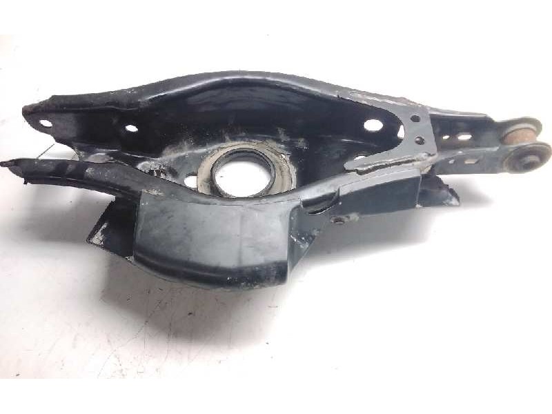 Recambio de brazo suspension inferior trasero derecho para toyota auris hybrid active referencia OEM IAM 4825805020  