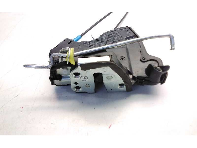 Recambio de cerradura puerta delantera izquierda para toyota auris hybrid active referencia OEM IAM 6904002210  