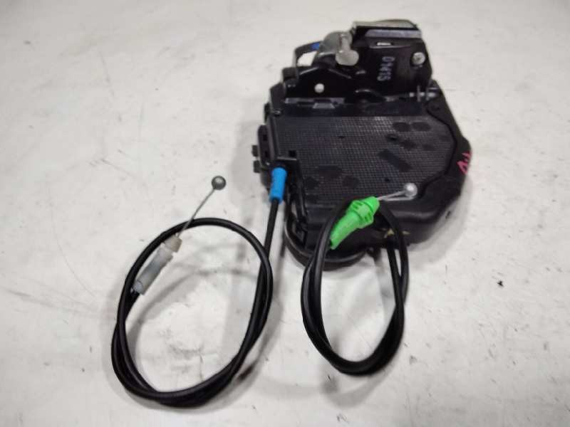 Recambio de cerradura puerta trasera derecha para toyota auris hybrid active referencia OEM IAM 6905005050  