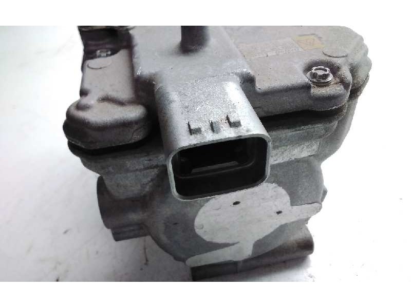Recambio de compresor aire acondicionado para toyota auris hybrid active referencia OEM IAM 0422001330  
