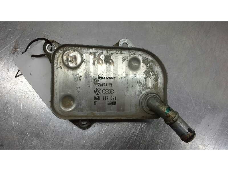Recambio de enfriador aceite motor para audi a4 berlina (8e) 2.0 referencia OEM IAM 06B117021  