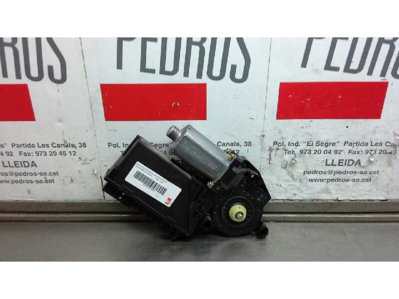 Recambio de motor elevalunas delantero derecho para audi a4 berlina (8e) 2.0 referencia OEM IAM 8E1959802G  