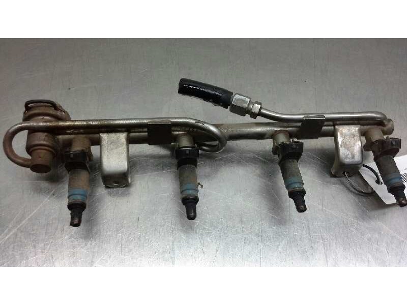 Recambio de rampa inyectora para audi a4 berlina (8e) 2.0 referencia OEM IAM 058133681  