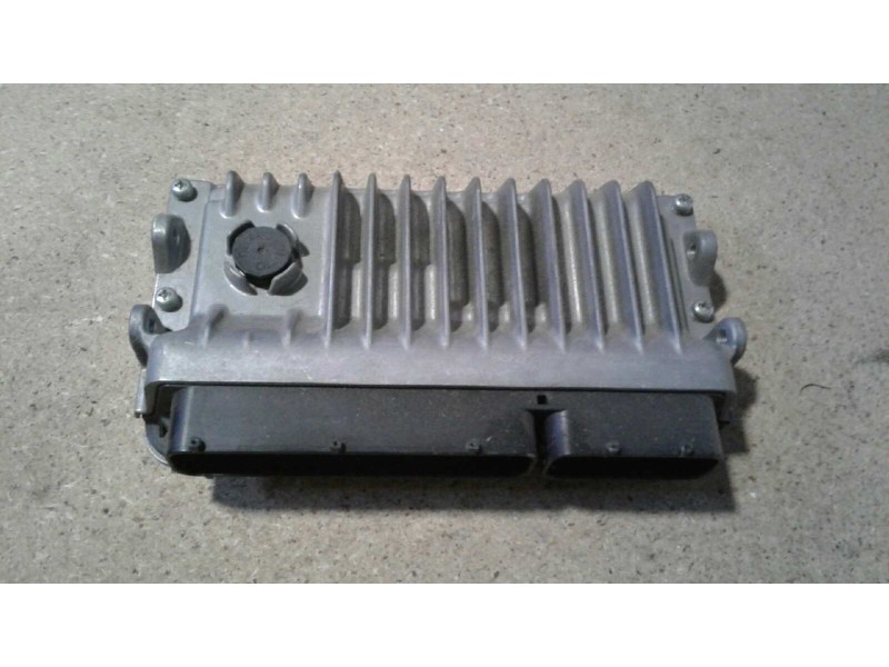 Recambio de centralita motor uce para toyota auris hybrid active referencia OEM IAM MB275500-3471 89661-0Z750 