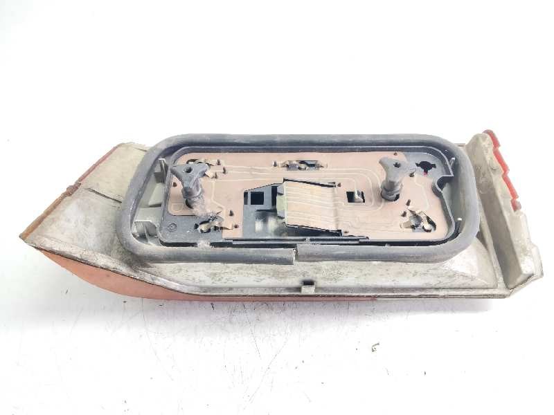 Recambio de piloto trasero derecho para renault 25 (b29) referencia OEM IAM   21115