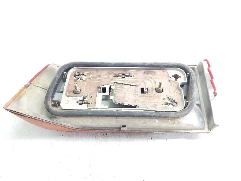 Recambio de piloto trasero derecho para renault 25 (b29) referencia OEM IAM   21115