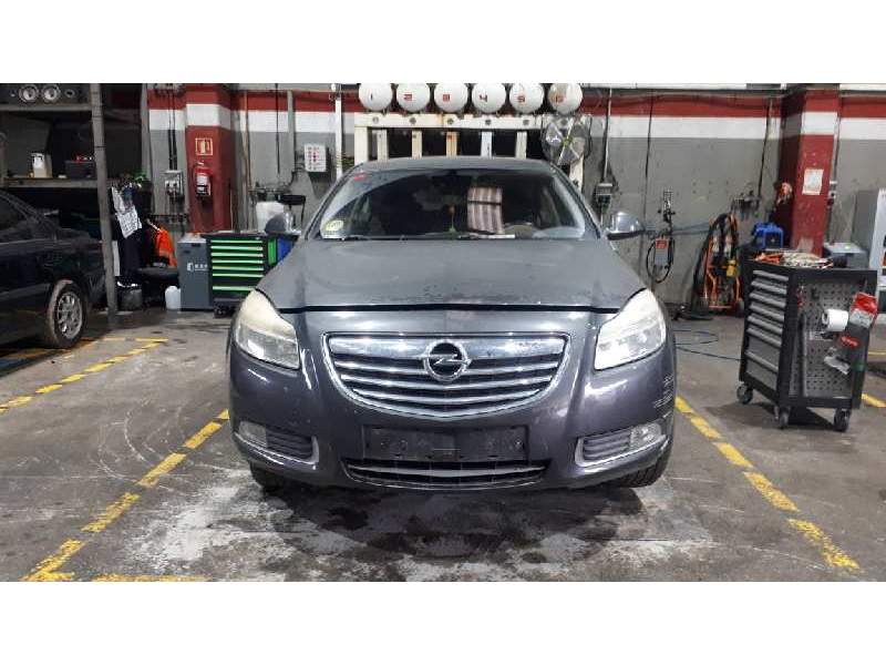 opel insignia berlina del año 2010
