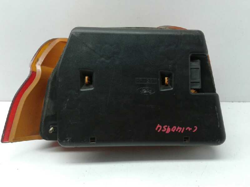 Recambio de piloto trasero derecho para ford escort berl./turnier atlanta berlina referencia OEM IAM 1052400  