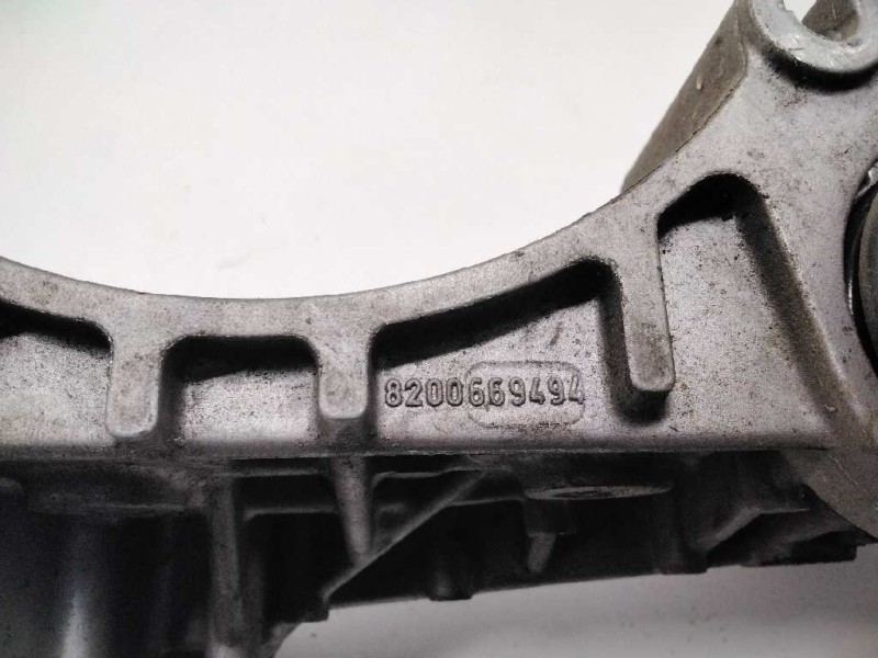 Recambio de soporte alternador para nissan nv 200 (m20) 1.5 dci cat referencia OEM IAM 8200669494  