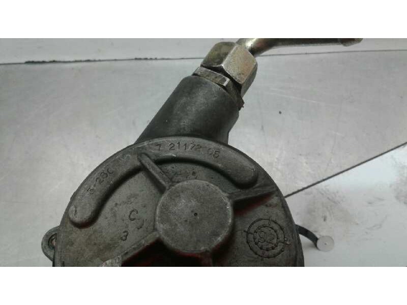 Recambio de depresor freno / bomba vacio para renault clio ii fase i (b/cbo) referencia OEM IAM 72117205 PIERBURG 21471