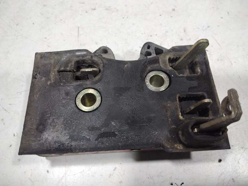 Recambio de cerradura puerta trasera izquierda para audi 80 avant básico berlina referencia OEM IAM   